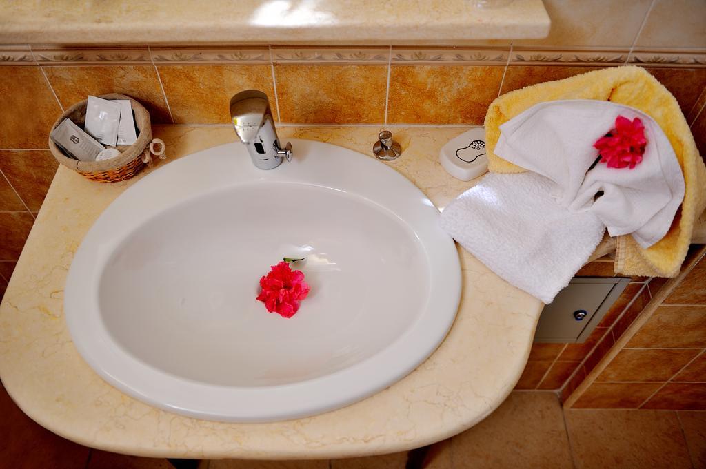 Hotel Hr Costa Rei Муравьера Номер фото